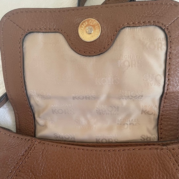 Michael Kors Crossbody - Picture 6 of 10